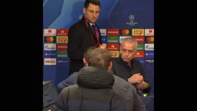 Un journaliste à Mourinho : « Courage, ça ira »
