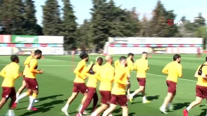 Derbiye hazırlanan Galatasaray'da Onyekuru idmanı yarıda bıraktı