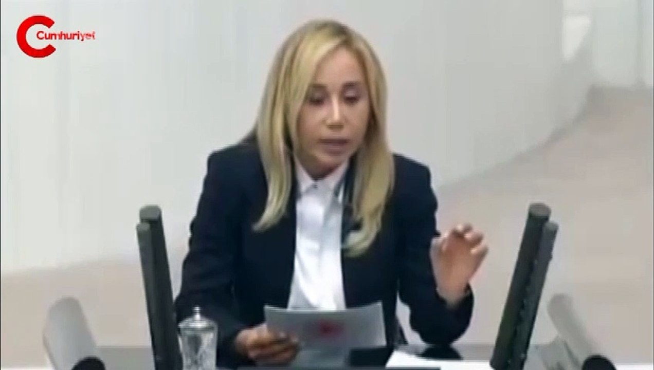 AKP’ye geçen Tuba Vural Çokal dört ay önce iktidarı yerden yere vurmuştu