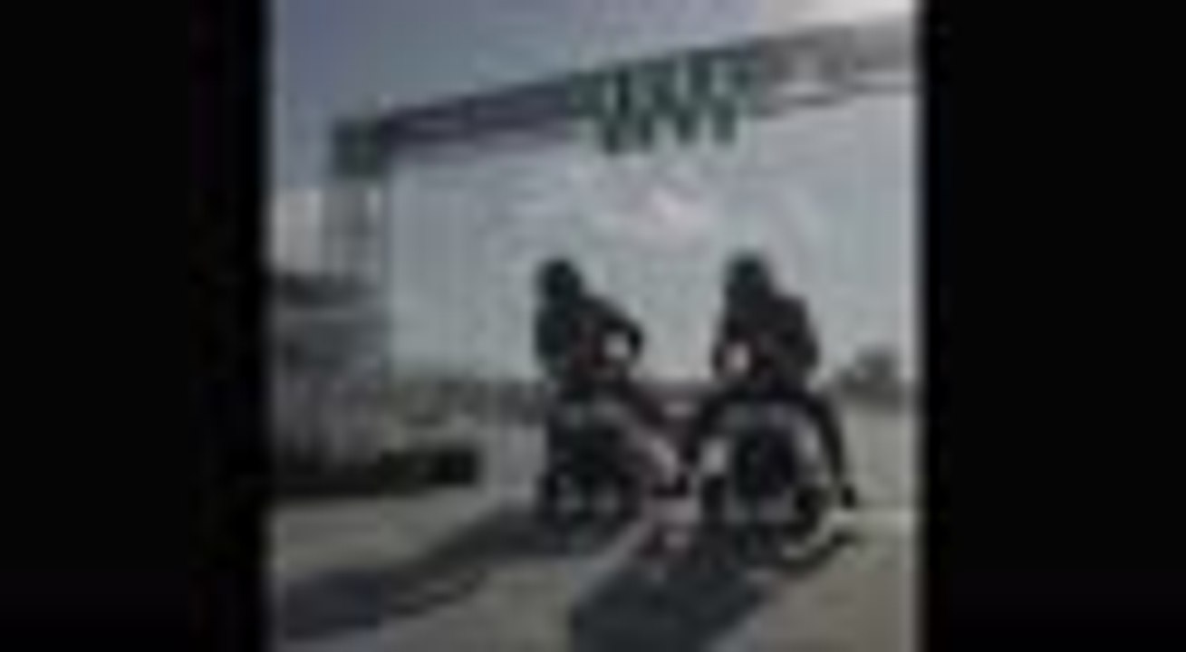 Red Bull team-mates race each other on cool boxes