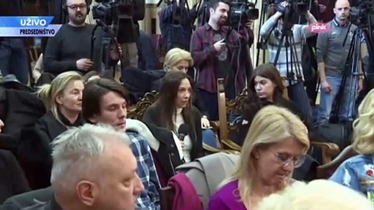 "NEĆE GROM U KOPRIVE!" Predsednik se ponovo nakašljao i našalio na svoj račun! Ne brinite nije KORONA samo sam se ZAGRCNUO!