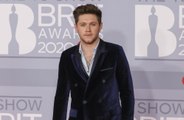 Niall Horan brinca que não irá mais a baladas com Lewis Capaldi: 'Má influência'