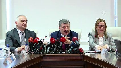 Bakan Koca: "Okulların tatili konusu bugün gündemimiz olmadı"