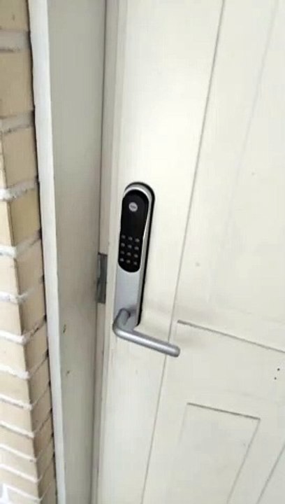 Yale Doorman V2N unlocking with a Mifare Classic 1k implant