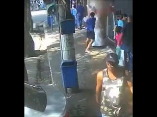 Mascotte : il refuse la proposition de calin LOL