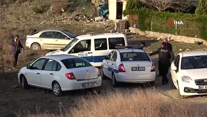 Evine giren hırsızı bıçaklayarak öldürdü