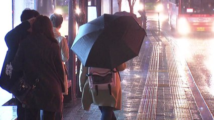 [날씨] 아침 쌀쌀, 낮 포근...밤사이 중서부 비 / YTN