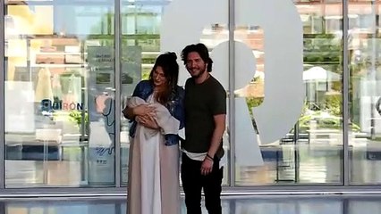 Manuel Carrasco y Almudena comparten su primera foto siendo cuatro