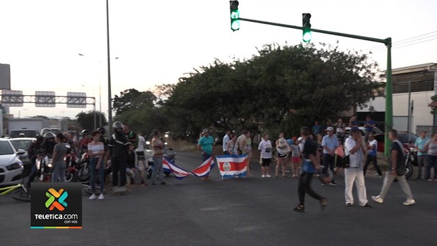 tn7-AyA se compromete a cumplir con horarios de abastecimiento de agua a vecinos de Hatillo-110320