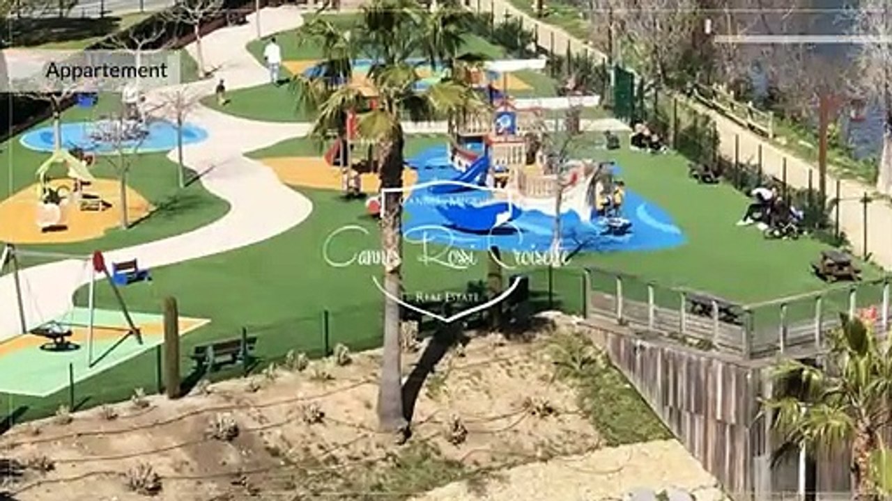 À Mandelieu-La-Napoule, appartement au dernière étage  avec