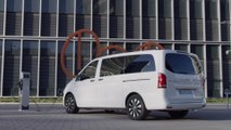 The new Mercedes-Benz eVito Tourer Driving Video