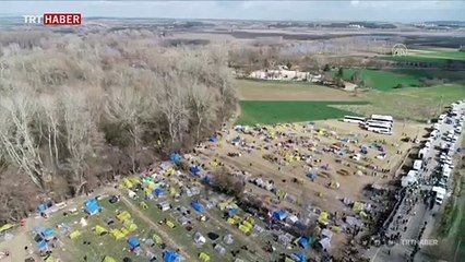 Mehmetçiğin sığınmacı çocukla oyun oynaması yürekleri ısıttı