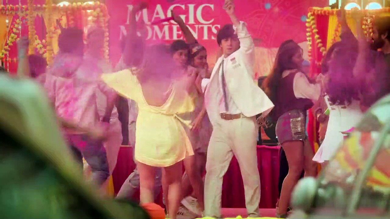 Mere Angne Mein   Jacqueline F, Asim Riaz   Neha K, Raja H, Tanishk B   Radhika - Vinay   Bhushan K