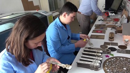 Lise öğrencileri eğitim materyallerinin seri üretimine başladı