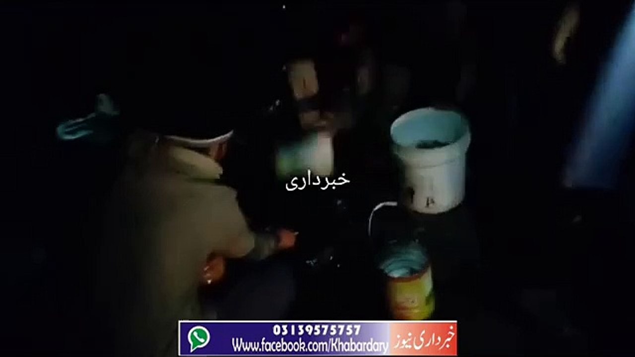Mansehra Khait Gala Ma Oil Tanker Olet Gia, Awam Tail Par Toot Pare.