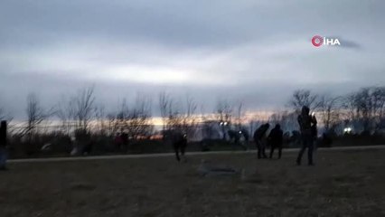 Yunanistan'ın mültecilere müdahalesi devam ediyor