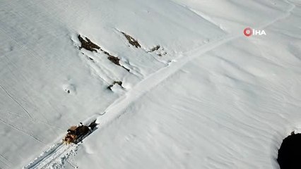 Şırnak'ta ekiplerin karla mücadelesi sürüyor