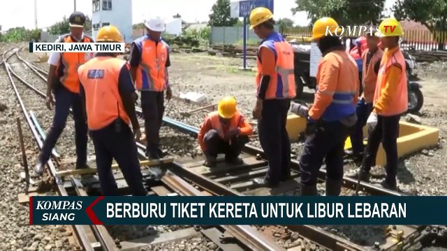 Penjualan Dibuka, Warga Kediri Berburu Tiket Lebaran
