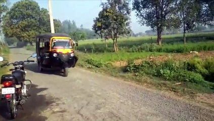 इटावा: अपने वादे पूरे न कर सकी प्रशासन, क्षतिग्रस्त पड़ी सड़क पर बड़ रहें हादसे