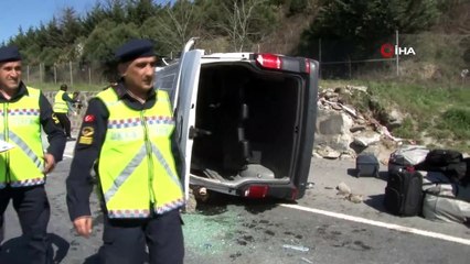 Скачать видео: İstanbul Havalimanı yolunda feci kaza: 1 ölü 2 yaralı