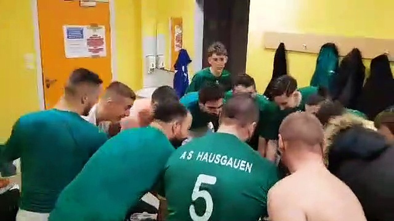La joie du vestiaire ap la victoire a Habsheim 2