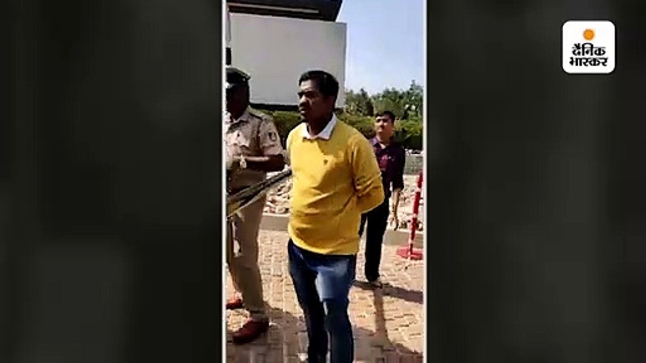 बागी विधायकों से मिलने बेंगलुरु गए एमपी के मंत्री पटवारी और लाखन सिंह के साथ धक्का-मुक्की, पुलिस ने हिरासत में लिया