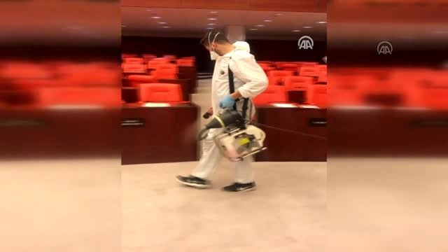 TBMM Genel Kurul Salonu, koronavirüse karşı ilaçlandı