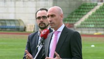El presidente de la Real Federación Española de Fútbol confirma la paralización del fútbol español