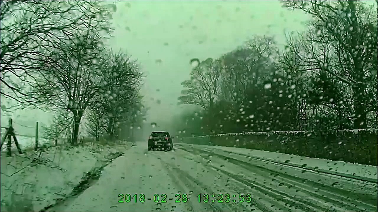 Ce conducteur de bus a une maîtrise parfaite de la conduite