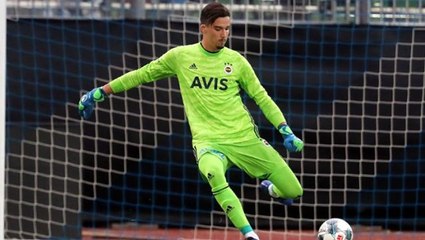 Altay Bayındır ameliyat oldu