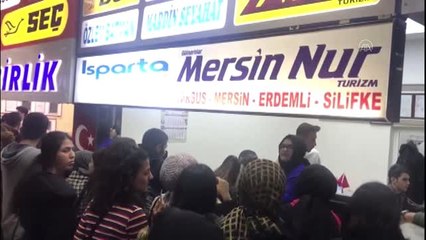 Üniversite öğrencileri terminallerde yoğunluk oluşturdu
