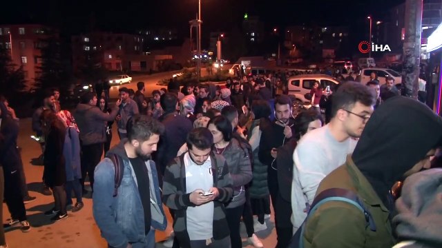 Tatil Haberini Duyan Öğrenciler Otobüs Firmalarına Akın Etti