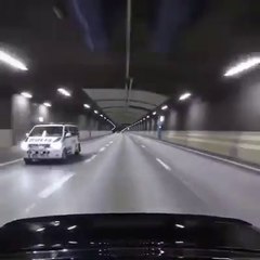 Driver gave up so easily while Police was chasing