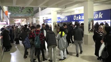 Üniversite öğrencileri terminallerde yoğunluk oluşturdu