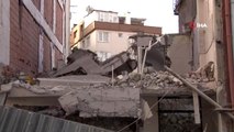 İnşaatta yıkım çalışması sırasında beton blok düştü, 2 işçi yaralandı