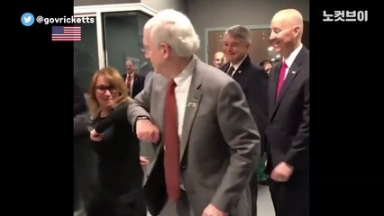 악수가 실종됐다! 팔꿈치, 발목, 엉덩이로 하는 신박한 인사법