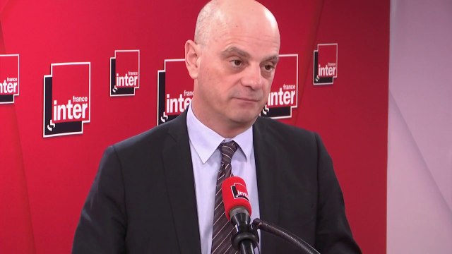 Jean-Michel Blanquer : La seule bonne nouvelle depuis le début de tout cela, c'est que les enfants ne sont pas atteints gravement par cette maladie. Mais les fermetures d'écoles freinent l'épidémie.