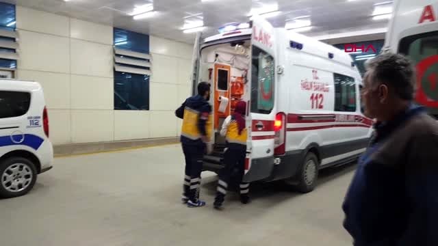 Karısını barışmaya ikna edemeyen adam, benzin dökerek kendini yaktı