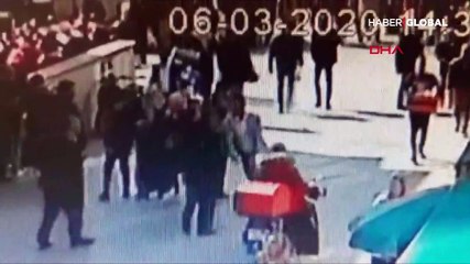 Sokak ortasında "Ne bakıyorsun" kavgası kamerada