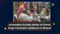 Jyotiraditya Scindia arrives at Shivraj Singh Chouhan's residence in Bhopal