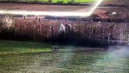 (TEKRAR) - Yunan güvenlik güçleri sığınmacılara attıkları gaz bombalarından etkileniyor - EDİRNE