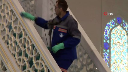 Melike Hatun Camisi, virüs tehlikesine karşı dezenfekte edildi