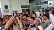 सिंधिया गुट के मंत्री और विधायक थोड़ी देर में भोपाल पहुंचेंगे, एयरपोर्ट पर सिंधिया समर्थकों और कांग्रेसियों के बीच नारेबाजी, धारा 144 लागू