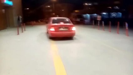 Fenalaşan sürücüyü polis hastaneye yetiştirdi