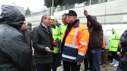 محافظ القاهرة يشرف على أعمال شفط مياه الأمطار فى الشوارع