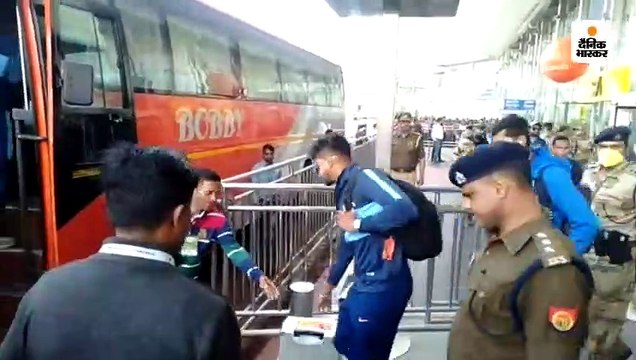 लखनऊ पहुंची भारत-साउथ अफ़्रीका की टीमें, कुछ खिलाड़ी मॉस्क लगाए दिखे; बारिश के कारण प्रैक्टिस नहीं कर सकीं टीमें