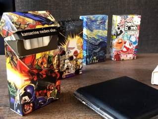 Vatandaşlar, iç karartan sigara paketlerine karşı çareyi renkli kılıf kullanmakta buldu