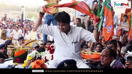 BJP में आते ही Jyotiraditya Scindia-Shivraj Singh Chouhan गुट ने बढ़ाई नेताओं में हलचल | Viral Video