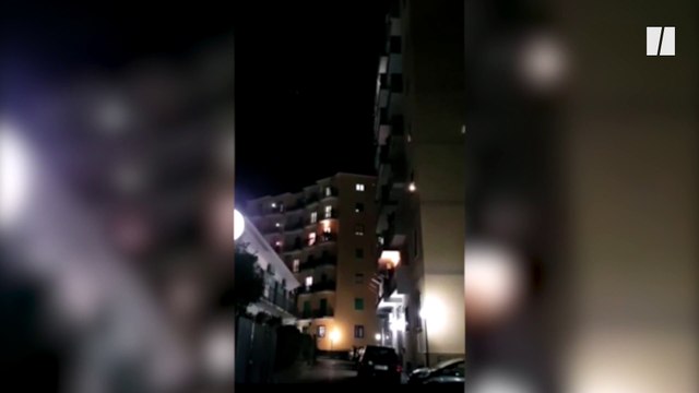 Coronavirus: les Italiens chantent pour briser le silence imposé dans les rues par la quarantaine