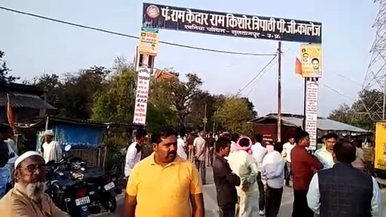 सुल्तानपुर: पुलिस टीम पर पथराव करने वाले लोगों...